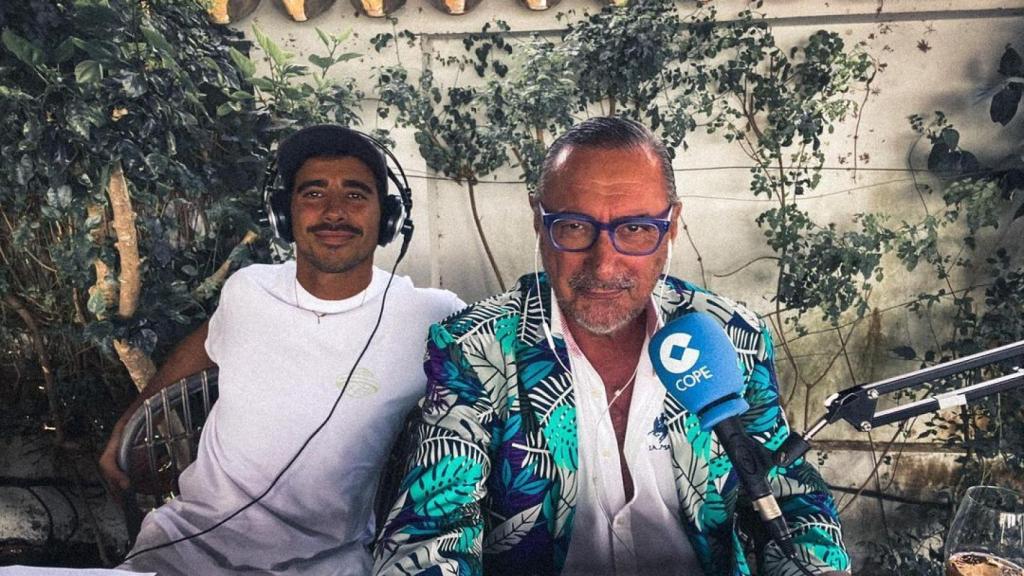 Carlos Herrera, con su hijo Alberto, en una publicación del perfil de Instagram de este.