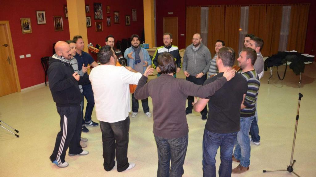 Los mu'ariscos ensayando.