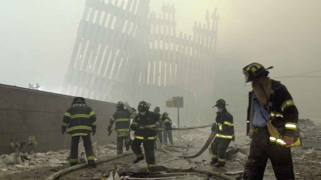 Labores de rescate en el World Trade Center durante el 11-S de 2001. AP Photo/Mark Lennihan