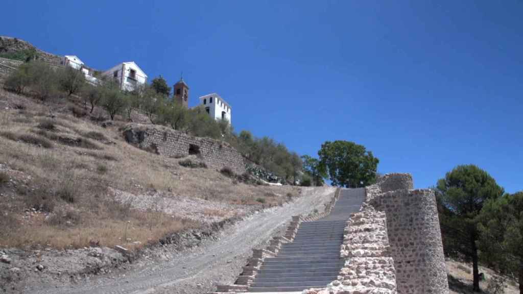 El castillo de Archidona se encuentra en el cerro de la Virgen de Gracias.