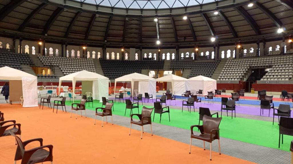 El Polideportivo de Villena es uno de los lugares escogidos para continuar con la vacunación.