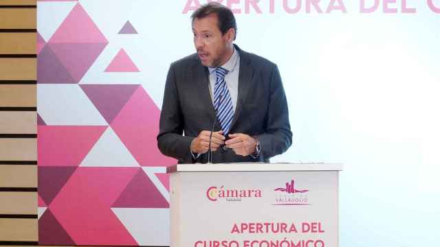 Óscar Puente en la inauguración del Curso Económico de Castilla y León
