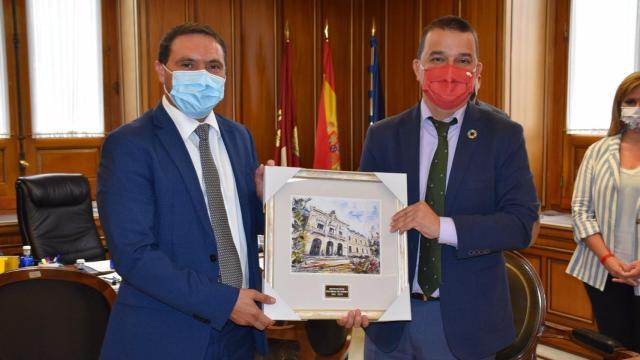 Francisco Martínez Arroyo, consejero de Agricultura, Agua y Desarrollo Rural, y Álvaro Martínez Chana, presidente de la Diputación de Cuenca