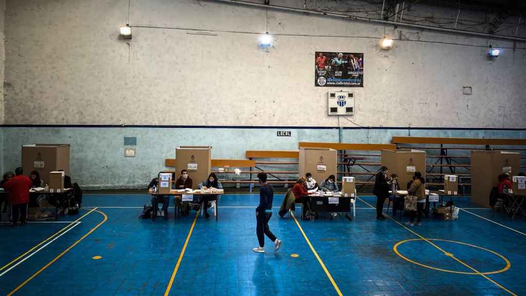 General view of a voting center in Buenos Aires, Argentina.