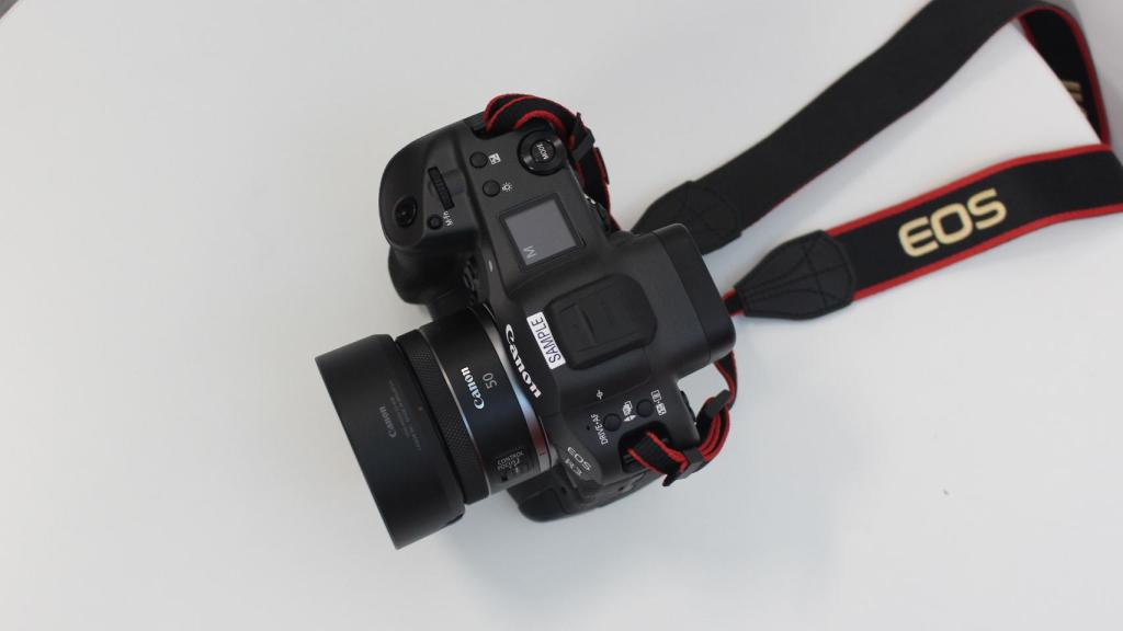 Canon EOS R3.