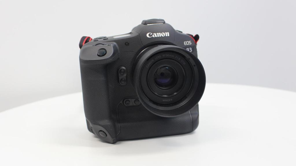 Canon EOS R3.