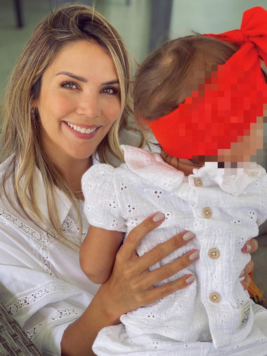 Rosanna posa feliz junto a su hija Bianca, que cumplirá su primer año el próximo octubre.