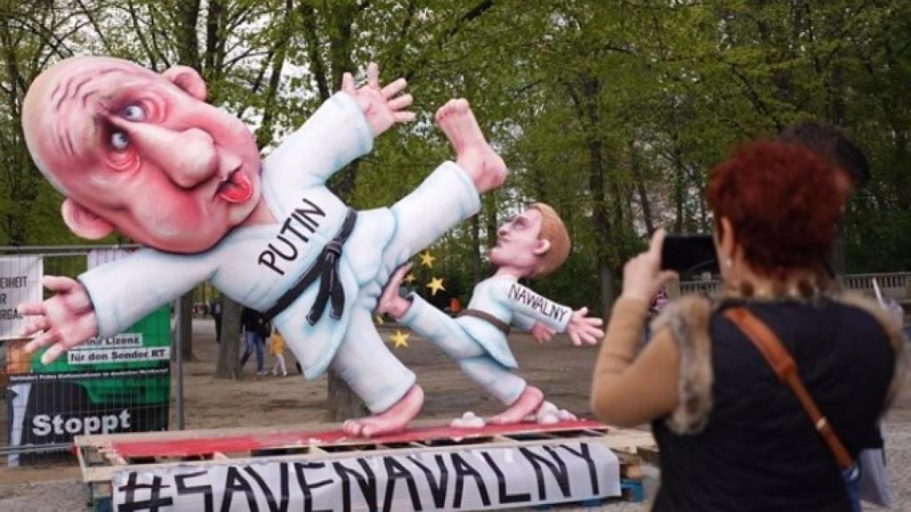 Instalación de apoyo a Alexei Navalni en Berlín. EP