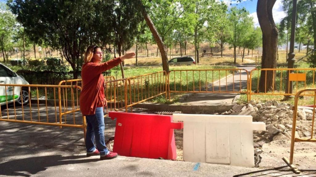 Noelia Posse walks the streets of Móstoles.