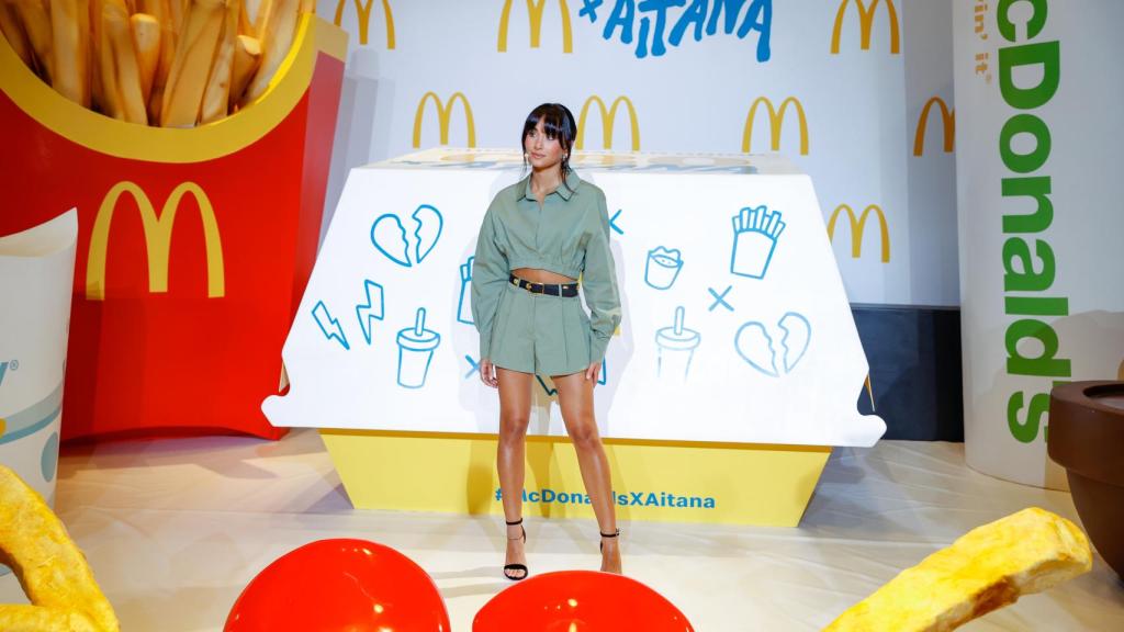 Aitana ha presentado un menú que tiene un valor de 9,90 euros.