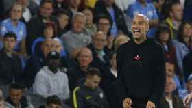 Pep Guardiola, frente a la afición del Manchester City