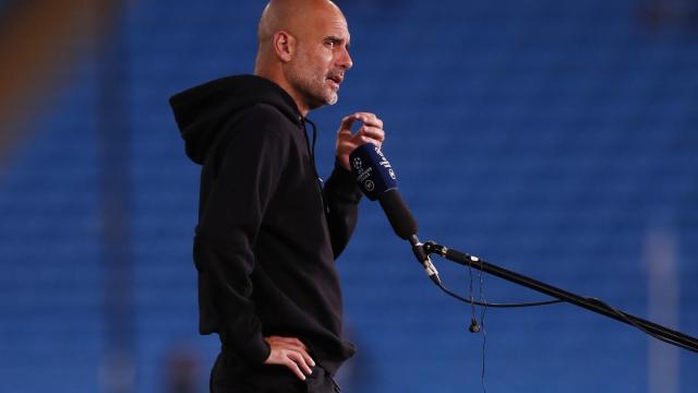 Guardiola hablando ante la prensa