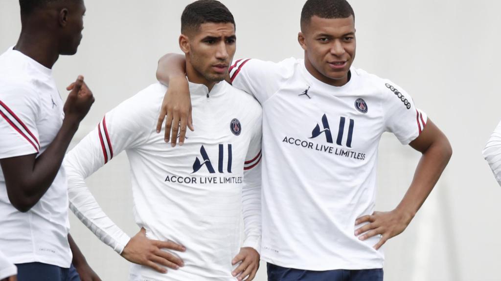 Achraf y Mbappé, en un entrenamiento del PSG