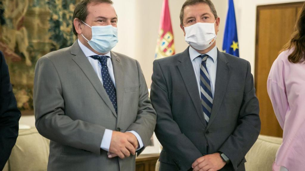 Emiliano García-Page, presidente de Castilla-La Mancha, y Adolfo Muniz, alcalde de Puertollano