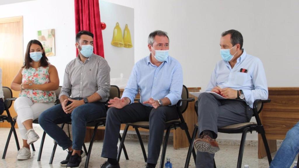 Juan Espadas, en una reunión con municipios afectados por incendio de Sierra Bermeja.