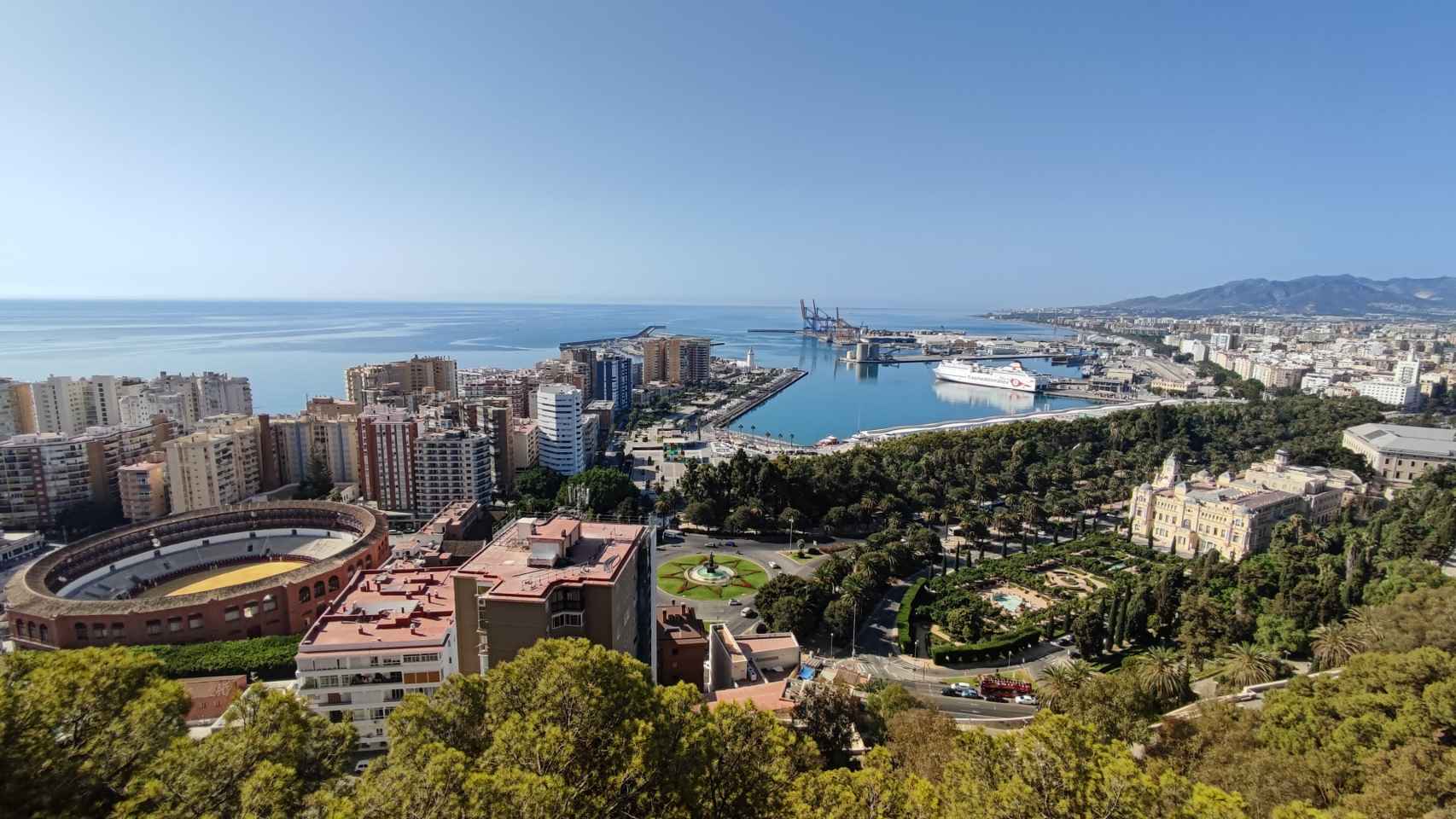 La subida al monte Gibralfaro de Málaga merece la pena.