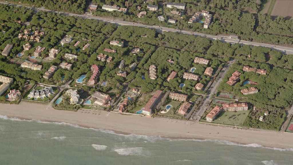 Aerial view of part of the Gavà Mar urbanization.