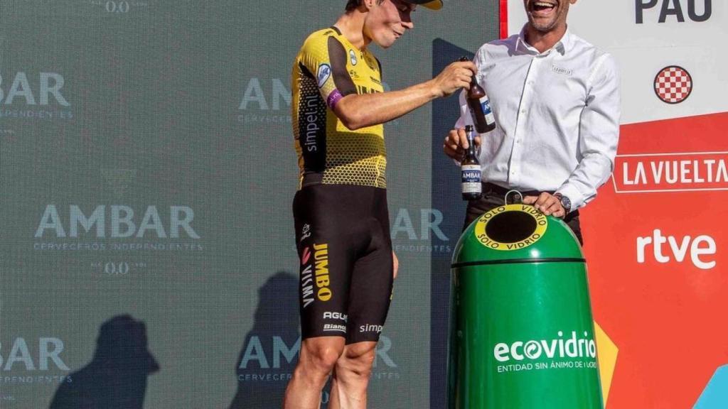 Óscar Pereiro junto a Primoz Roglic