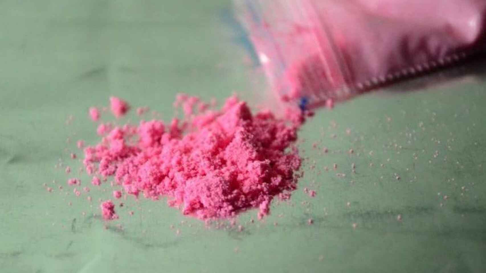 Así es Tusi, la peligrosa cocaína rosa con LSD y efectos devastadores que ya se distribuye en Alicante.