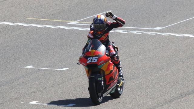 Raúl Fernández celebra una victoria