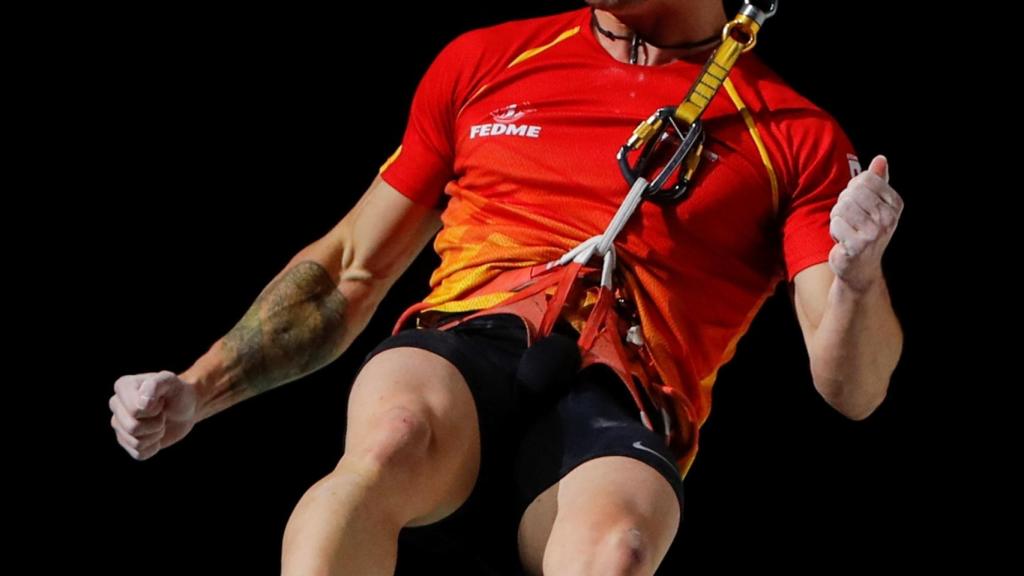 Erik Noya durante una competición con España