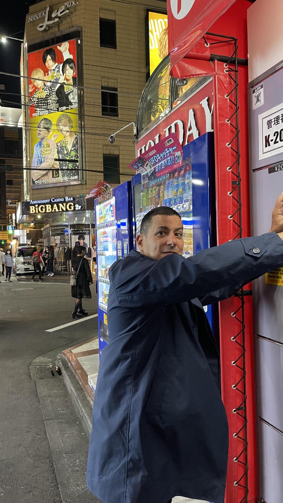 Jake Adelstein en el barrio de Shinjuku, Tokio.