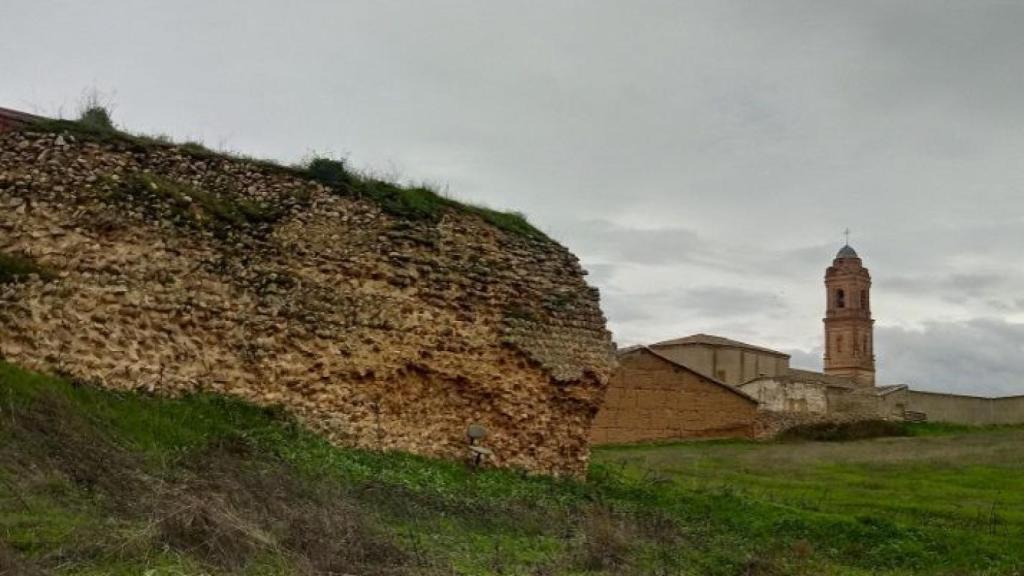 Castillo y muralla de Castronuevo de los Arcos en Zamora