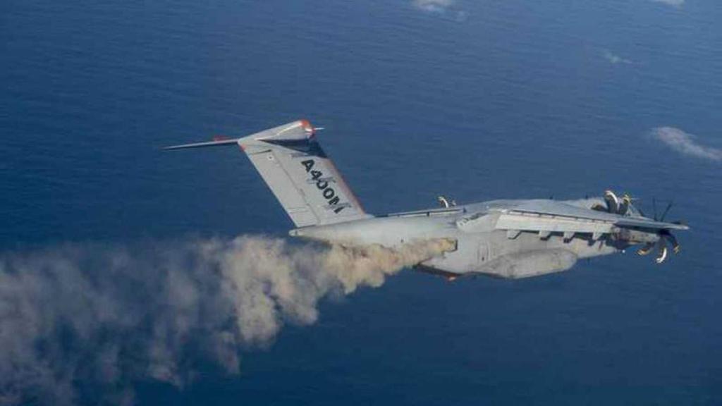 A400M discharging volcanic ash for experiments