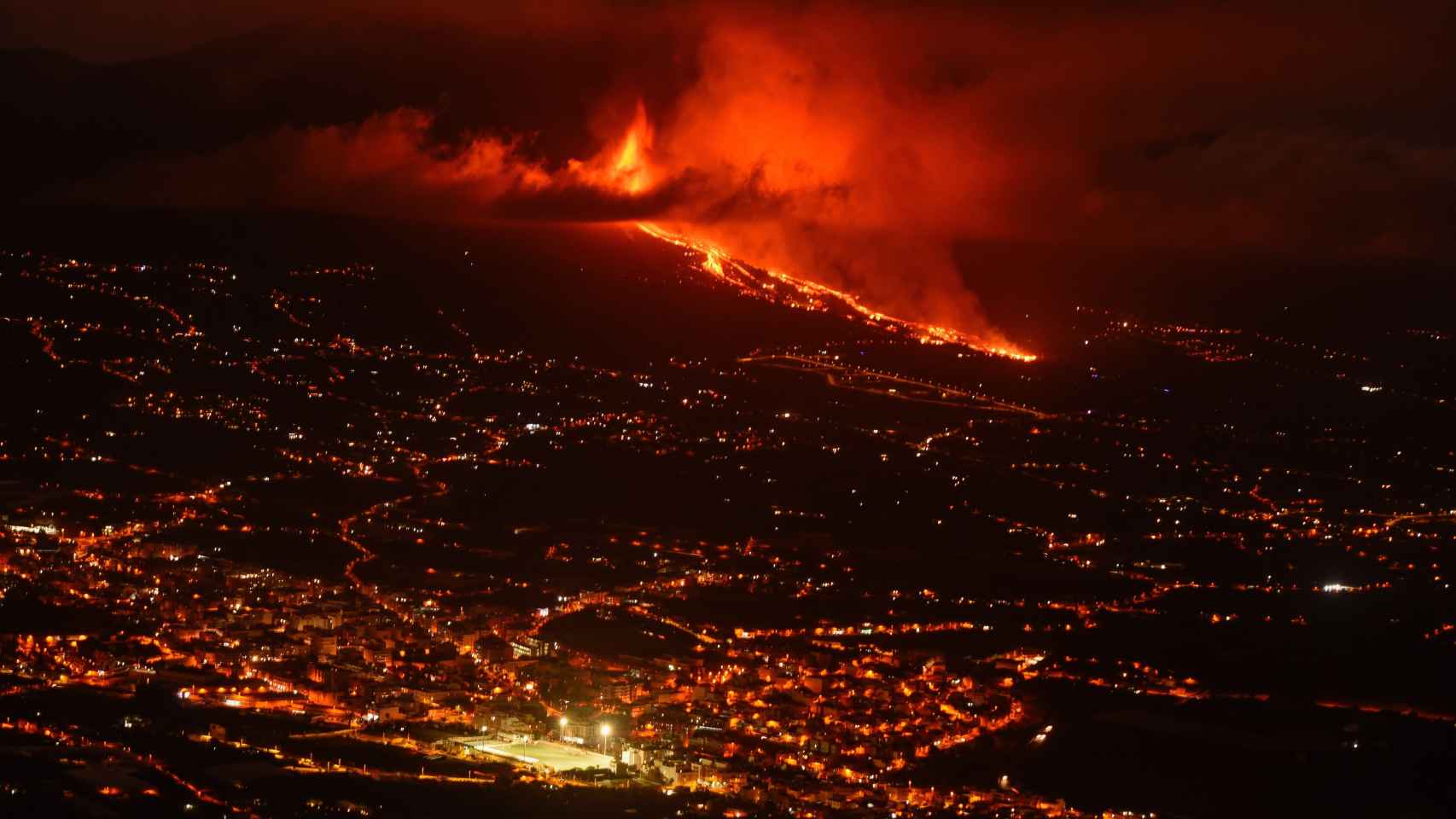 El volcán de Cumbre Vieja, en en municipio de El Paso, en erupción.