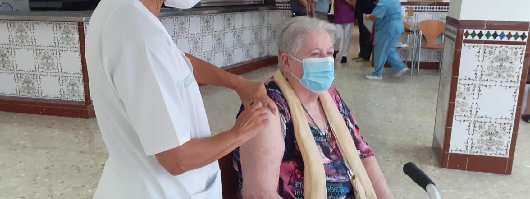 Tercera dosis de la vacuna en una residencia de mayores.