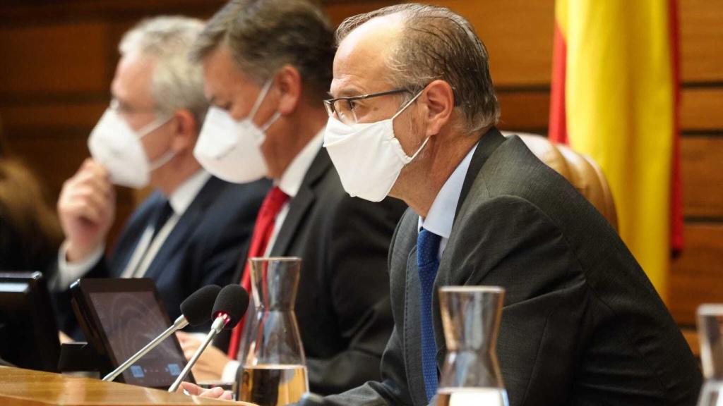 El presidente de las Cortes, Luis Fuentes
