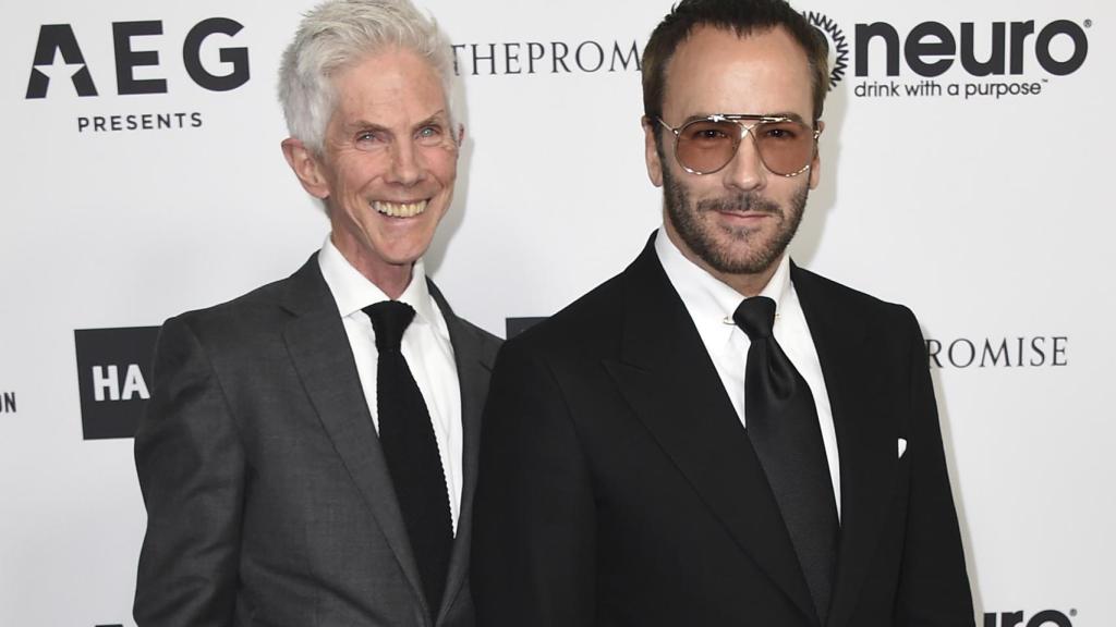 El periodista fallecido Richard Buckley junto a su marido, Tom Ford, en una imagen fechada en marzo de 2017.