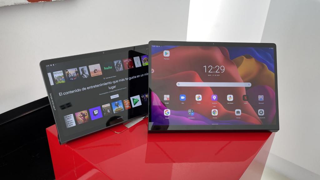 Nuevas Lenovo Yoga Tab 13 (derecha) y Tab 11 (izquierda).