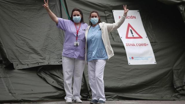 Las técnicos de laboratorio Ana Belén Tortajada (dcha.) y Mónica Martínez.