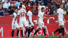 Rafa Mir celebra un gol con el Sevilla