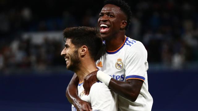 Vinicius abraza a Marco Asensio tras su gol al Mallorca