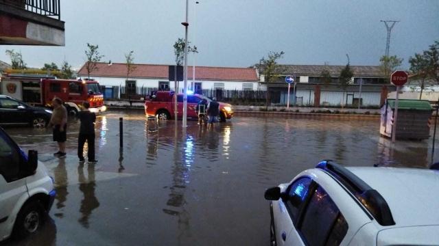 El Paseo de la Rosa, en el barrio toledano de Santa Bárbara, tras el aguacero de este miércoles.