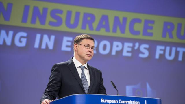 El vicepresidente económico de la Comisión, Valdis Dombrovskis, durante la rueda de prensa de este miércoles