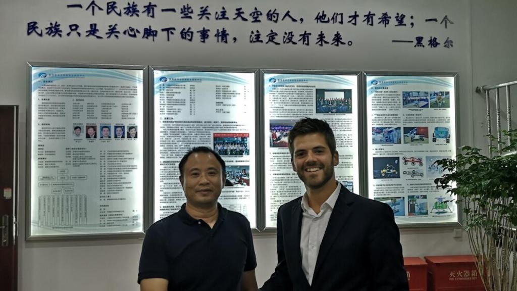 El malagueño que quiere plantar tomates en la Luna (y ha convencido a China): Ya no es tan futurista