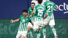 El Betis celebra su gol ante Osasuna