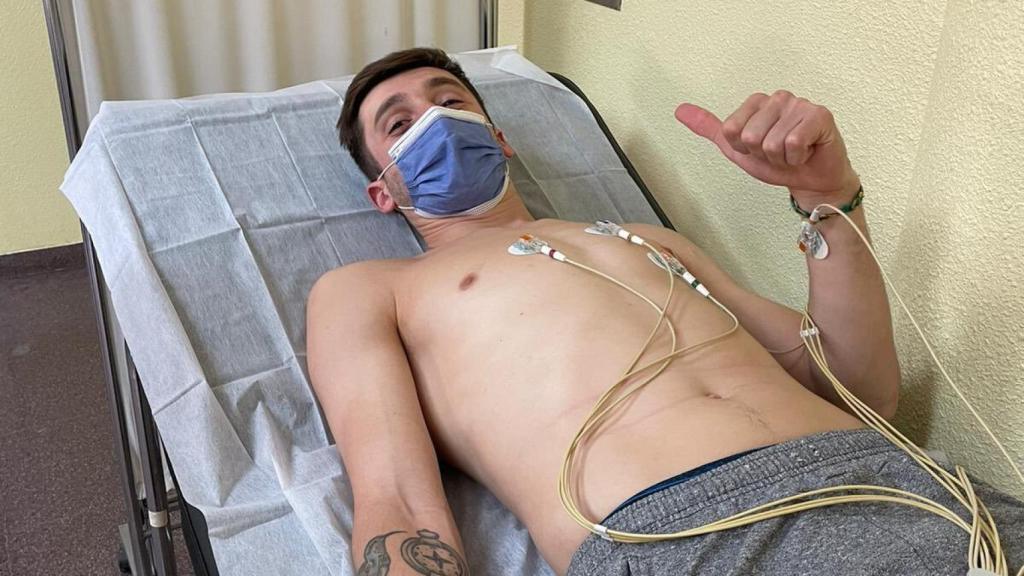 Andrés Geraghty pasando el reconocimiento médico con el Viña Albali