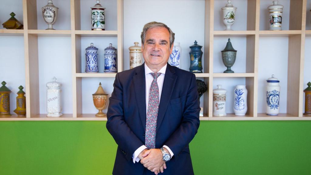 Jesús Aguilar at the headquarters of the General Council of Pharmacists.