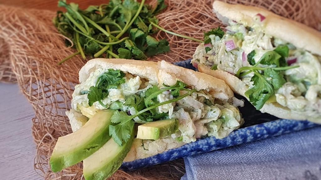 Arepas de pollo y aguacate, la receta icónica de la reina pepiada venezolana