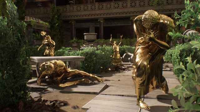 Las estatuas de oro de la ciudad muestran los efectos de la ley