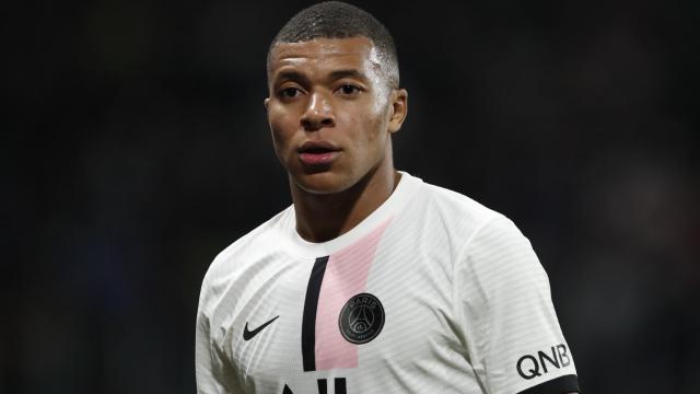 Kylian Mbappé, en un partido del PSG durante la temporada 2021/2022