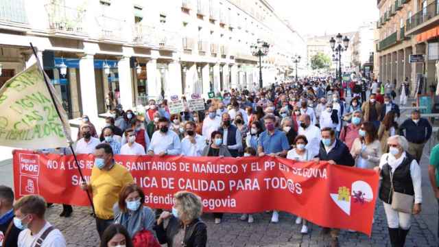 Cientos de personas reclaman en Segovia una sanidad rural digna y piden la dimisión de la consejera Casado