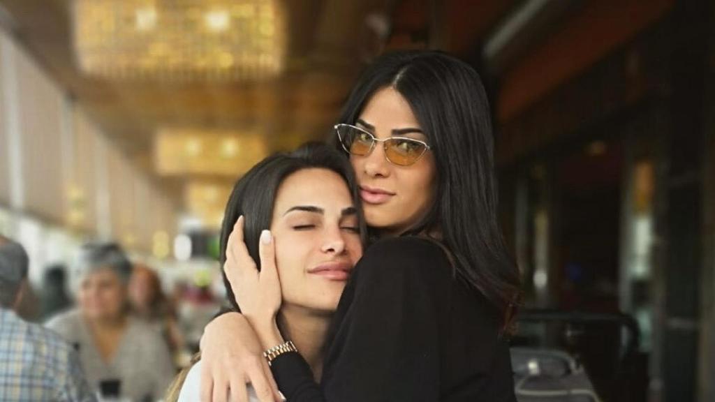 Imagen compartida por Claudia, junto a su hermana Claudia.