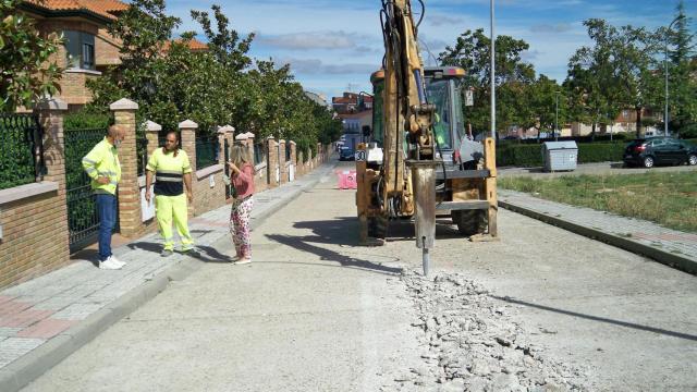 Obras de abastecimiento de agua en la calle Zurbarán de Santa Marta