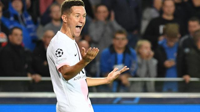 Ander Herrera celebra un gol con el PSG