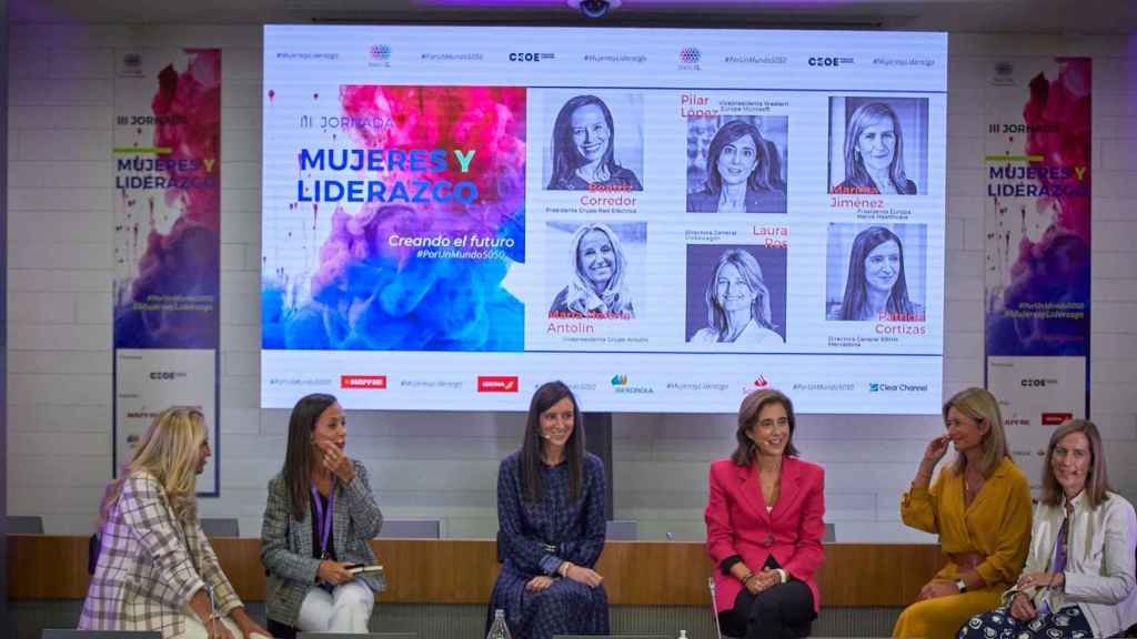 María Helena Antolín, Beatriz Corredor, Patricia Cortizas, Pilar López, Laura Ros y Marieta Jiménez.